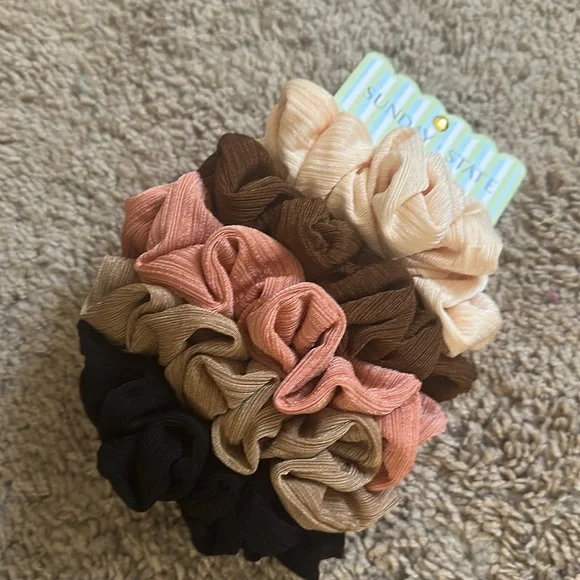 NWT Sunday State Multicolor Scrunchie Set - Picture 2 of 3